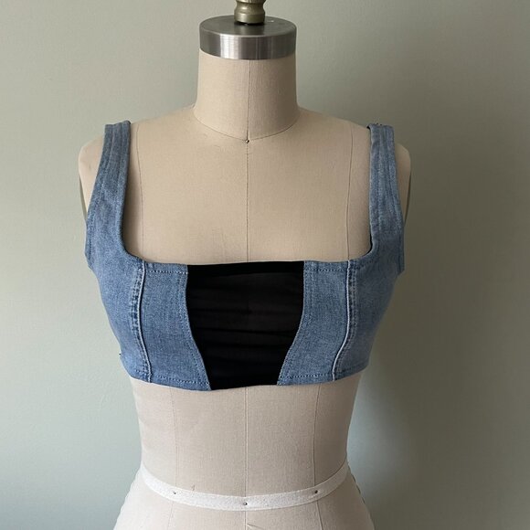 ASOS DESIGN Crop denim top with mesh detail in blue Size 8 - Picture 4 of 9